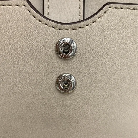 MICHAEL KORS LARGE DOUBLE ZIP WRISTLET LIGHT SAND MULTI COLOR - Picture 10 of 16